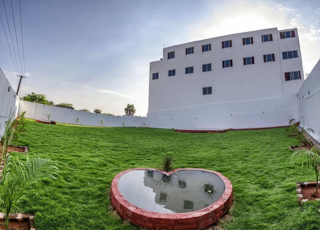 Ganesh Residency Hotel Pondicherry Exterior foto